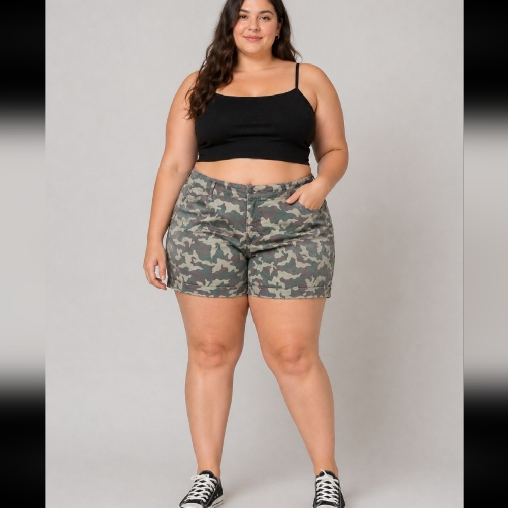 LANE BRYANT Camo Shorts 28